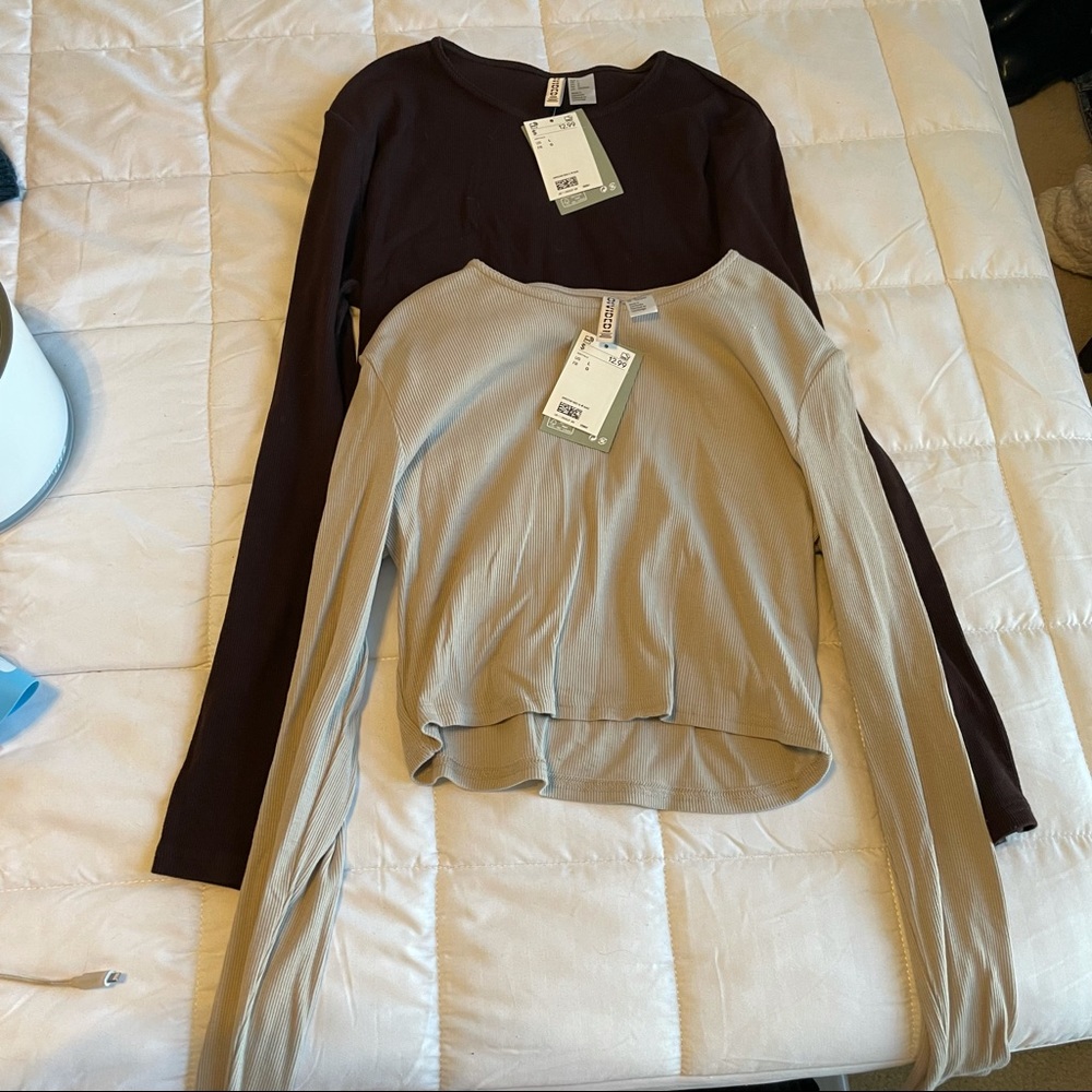 2 NWT Ribbed Knit Long Sleeve Crop Tops